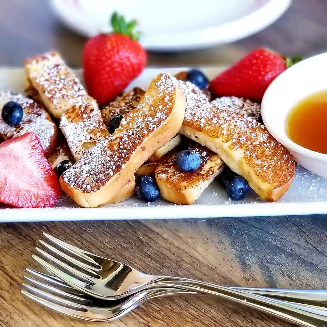 Jack in the Box 3pc Classic French Toast Sticks Platter With Bacon & Sausage Combo